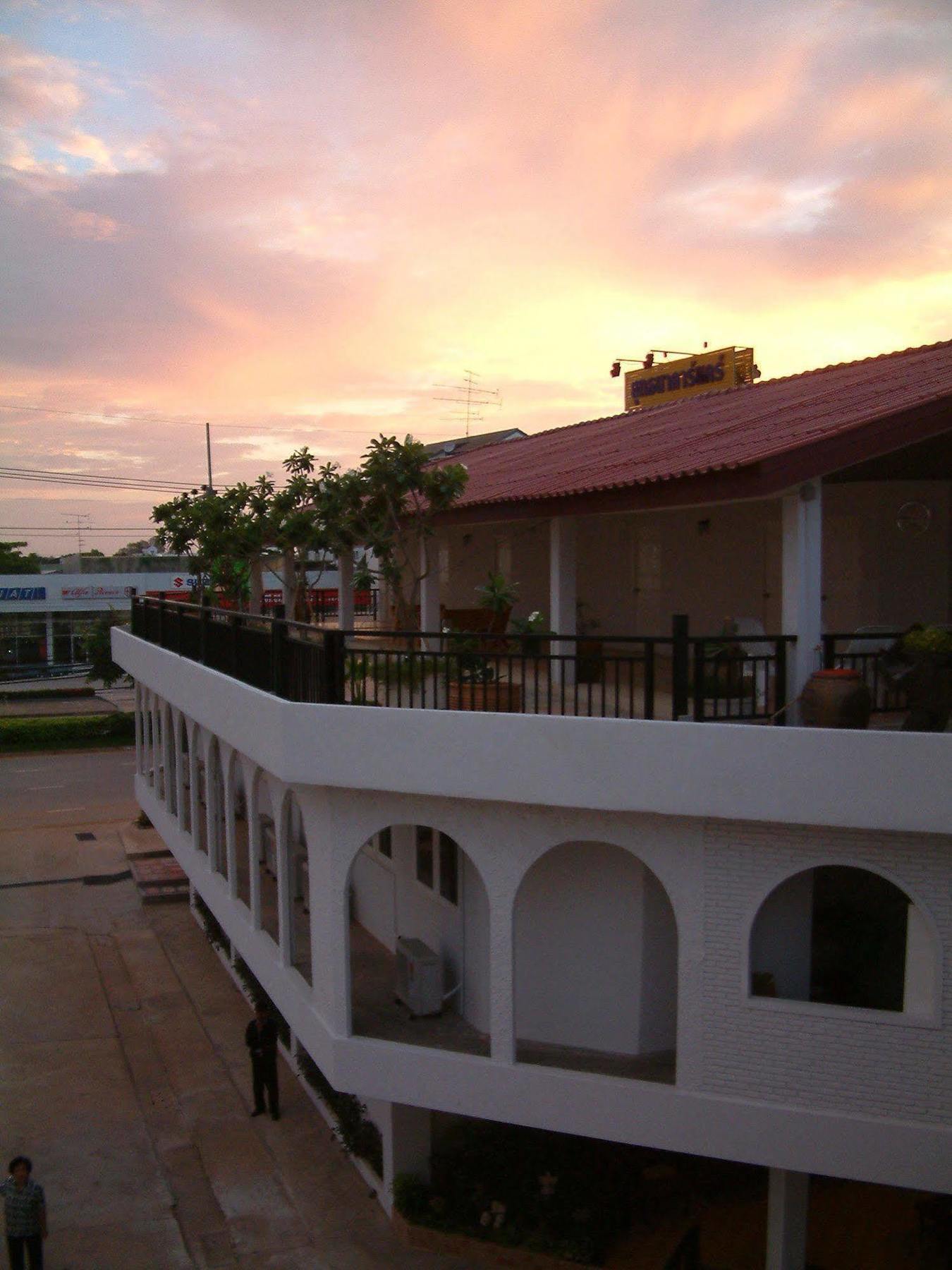 Casa Holiday Hotel Phitsanulok Exterior foto